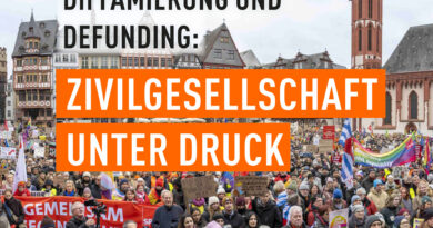 LobbyControl: Desinformation, Diffamierung und Defunding: Zivilgesellschaft unter Druck LobbyControl: Desinformation, Diffamierung und Defunding: Zivilgesellschaft unter Druck